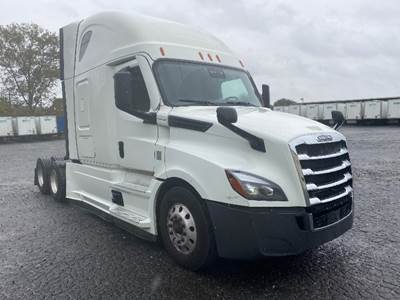 Freightliner Cascadia 126 Sleeper Semi Truck - 72" Integral Sleeper, 400HP, 12 Speed Automatic