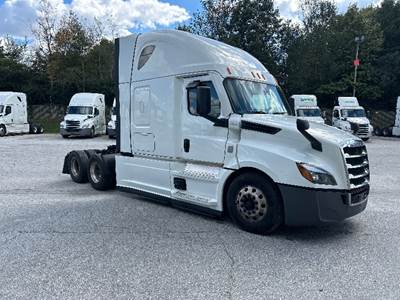 Freightliner Cascadia 126 Sleeper Semi Truck - 72" Integral Sleeper, 400HP, 12 Speed Automatic