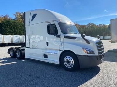 Freightliner Cascadia 126 Sleeper Semi Truck - 72" Integral Sleeper, 400HP, 12 Speed Automatic