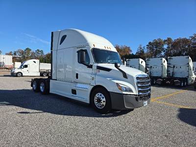 Freightliner Cascadia 126 Sleeper Semi Truck - 72" Integral Sleeper, 400HP, 12 Speed Automatic