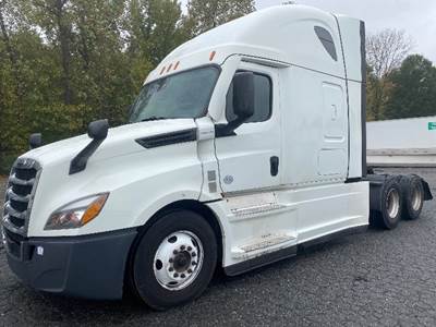 Freightliner Cascadia 126 Sleeper Semi Truck - 72" Integral Sleeper, 400HP, 12 Speed Automatic