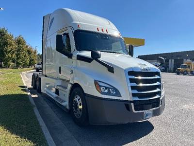 Freightliner Cascadia 126 Sleeper Semi Truck - 72" Integral Sleeper, 400HP, 12 Speed Automatic