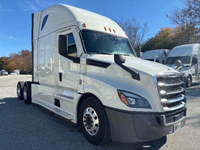 Freightliner Cascadia 126 Sleeper Semi Truck - 72" Integral Sleeper, 400HP, 12 Speed Automatic