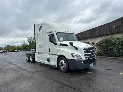Freightliner Cascadia 126 Sleeper Semi Truck - 72" Integral Sleeper, 400HP, 12 Speed Automatic