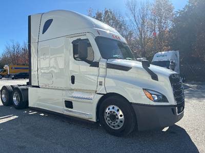 Freightliner Cascadia 126 Sleeper Semi Truck - 72" Integral Sleeper, 400HP, 12 Speed Automatic