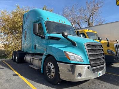 Freightliner Cascadia 126 Sleeper Semi Truck - 72" Integral Sleeper, 455HP, 12 Speed Automatic
