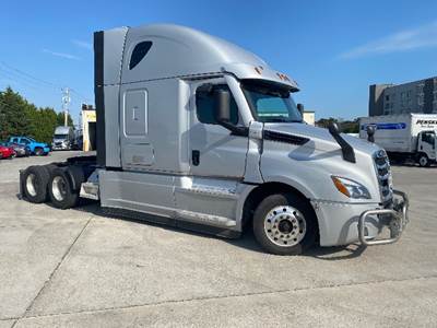 Freightliner Cascadia 126 Sleeper Semi Truck - 72" Integral Sleeper, Cummins 500HP, 13 Speed Automatic