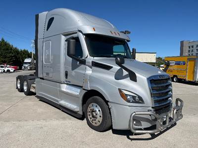 Freightliner Cascadia 126 Sleeper Semi Truck - 72" Integral Sleeper, Cummins 500HP, 13 Speed Automatic