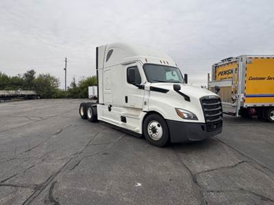 Freightliner Cascadia 126 Sleeper Semi Truck - 72" Integral Sleeper, 455HP, 12 Speed Automatic