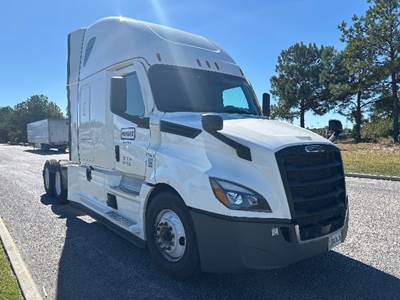 Freightliner Cascadia 126 Sleeper Semi Truck - 72" Integral Sleeper, 455HP, 12 Speed Automatic