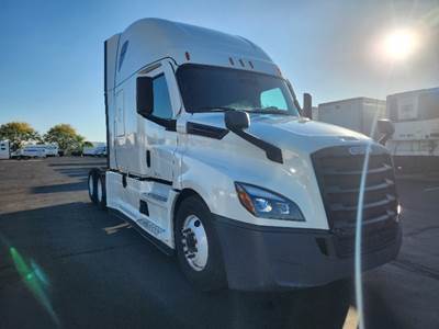 Freightliner Cascadia 126 Sleeper Semi Truck - 72" Integral Sleeper, 455HP, 12 Speed Automatic