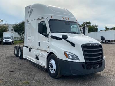 Freightliner Cascadia 126 Sleeper Semi Truck - 72" Integral Sleeper, 455HP, 12 Speed Automatic