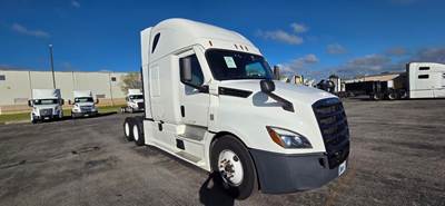 Freightliner Cascadia 126 Sleeper Semi Truck - 72" Integral Sleeper, 455HP, 12 Speed Automatic