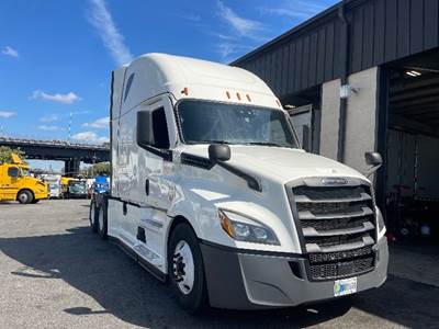 Freightliner Cascadia 126 Sleeper Semi Truck - 72" Integral Sleeper, 455HP, 12 Speed Automatic