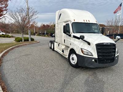 Freightliner Cascadia 126 Sleeper Semi Truck - 72" Integral Sleeper, 455HP, 12 Speed Automatic