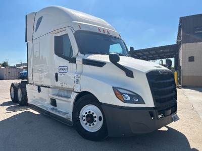 Freightliner Cascadia 126 Sleeper Semi Truck - 72" Integral Sleeper, 455HP, 12 Speed Automatic