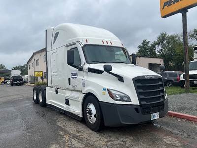 Freightliner Cascadia 126 Sleeper Semi Truck - 72" Integral Sleeper, 455HP, 12 Speed Automatic