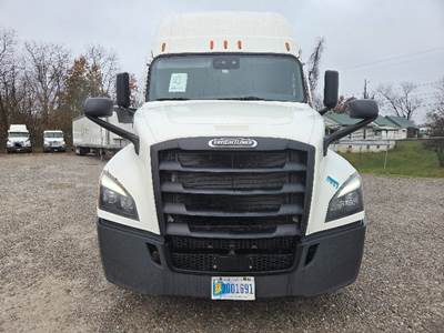 Freightliner Cascadia 126 Sleeper Semi Truck - 72" Integral Sleeper, 455HP, 12 Speed Automatic