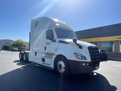 Freightliner Cascadia 126 Sleeper Semi Truck - 72" Integral Sleeper, 455HP, 12 Speed Automatic