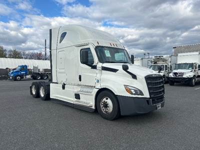 Freightliner Cascadia 126 Sleeper Semi Truck - 72" Integral Sleeper, 455HP, 12 Speed Automatic
