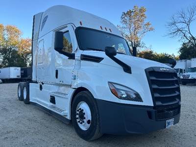 Freightliner Cascadia 126 Sleeper Semi Truck - 72" Integral Sleeper, 455HP, 12 Speed Automatic
