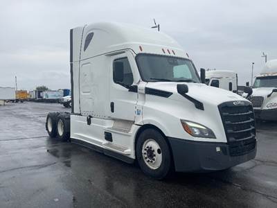 Freightliner Cascadia 126 Sleeper Semi Truck - 72" Integral Sleeper, 455HP, 12 Speed Automatic