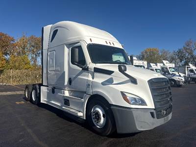 Freightliner Cascadia 126 Sleeper Semi Truck - 72" Integral Sleeper, 455HP, 12 Speed Automatic