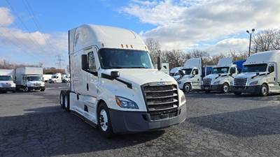 Freightliner Cascadia 126 Sleeper Semi Truck - 72" Integral Sleeper, 455HP, 12 Speed Automatic