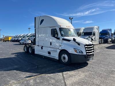 Freightliner Cascadia 126 Sleeper Semi Truck - 72" Integral Sleeper, 455HP, 12 Speed Automatic