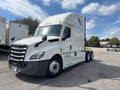 Freightliner Cascadia 126 Sleeper Semi Truck - 72" Integral Sleeper, 455HP, 12 Speed Automatic