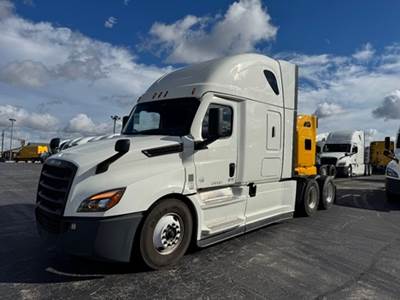 Freightliner Cascadia 126 Sleeper Semi Truck - 72" Integral Sleeper, 455HP, 12 Speed Automatic
