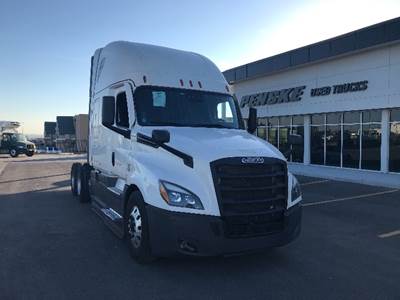 Freightliner Cascadia 126 Sleeper Semi Truck - 72" Integral Sleeper, 455HP, 12 Speed Automatic