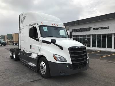 Freightliner Cascadia 126 Sleeper Semi Truck - 72" Integral Sleeper, 455HP, 12 Speed Automatic
