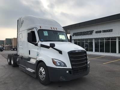 Freightliner Cascadia 126 Sleeper Semi Truck - 72" Integral Sleeper, 455HP, 12 Speed Automatic