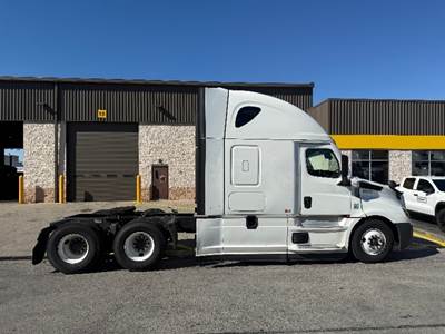 Freightliner Cascadia 126 Sleeper Semi Truck - 72" Integral Sleeper, 455HP, 12 Speed Automatic