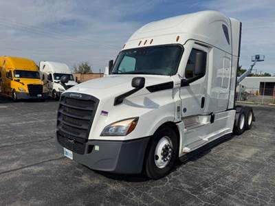 Freightliner Cascadia 126 Sleeper Semi Truck - 72" Integral Sleeper, 455HP, 12 Speed Automatic