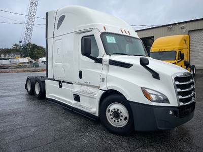 Freightliner Cascadia 126 Sleeper Semi Truck - 72" Integral Sleeper, 455HP, 12 Speed Automatic