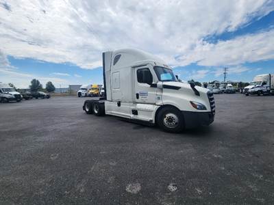 Freightliner Cascadia 126 Sleeper Semi Truck - 72" Integral Sleeper, 455HP, 12 Speed Automatic