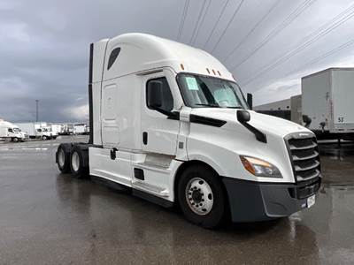 Freightliner Cascadia 126 Sleeper Semi Truck - 72" Integral Sleeper, 455HP, 12 Speed Automatic