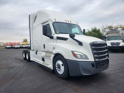 Freightliner Cascadia 126 Sleeper Semi Truck - 72" Integral Sleeper, 455HP, 12 Speed Automatic
