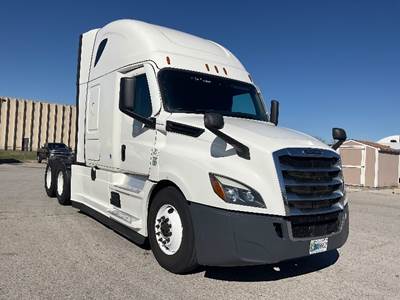 Freightliner Cascadia 126 Sleeper Semi Truck - 72" Integral Sleeper, 455HP, 12 Speed Automatic