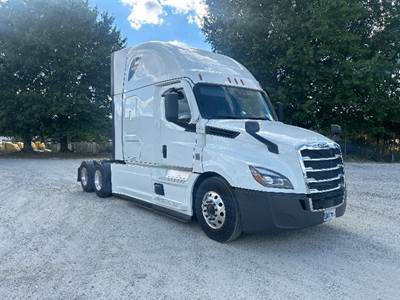 Freightliner Cascadia 126 Sleeper Semi Truck - 72" Integral Sleeper, 400HP, 12 Speed Automatic