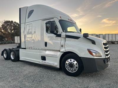 Freightliner Cascadia 126 Sleeper Semi Truck - 72" Integral Sleeper, 400HP, 12 Speed Automatic