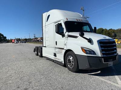 Freightliner Cascadia 126 Sleeper Semi Truck - 72" Integral Sleeper, 400HP, 12 Speed Automatic