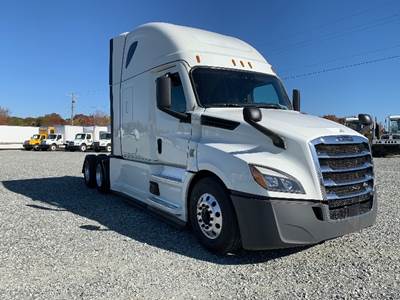 Freightliner Cascadia 126 Sleeper Semi Truck - 72" Integral Sleeper, 400HP, 12 Speed Automatic