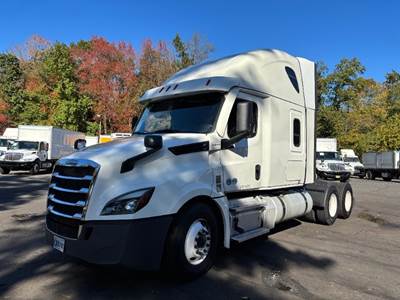 Freightliner Cascadia 126 Sleeper Semi Truck - 72" Integral Sleeper, 505HP, 12 Speed Automatic