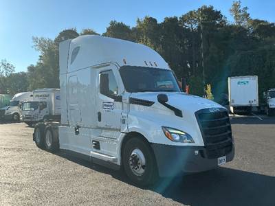 Freightliner Cascadia 126 Sleeper Semi Truck - 72" Integral Sleeper, 455HP, 12 Speed Automatic