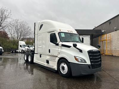 Freightliner Cascadia 126 Sleeper Semi Truck - 72" Integral Sleeper, 455HP, 12 Speed Automatic