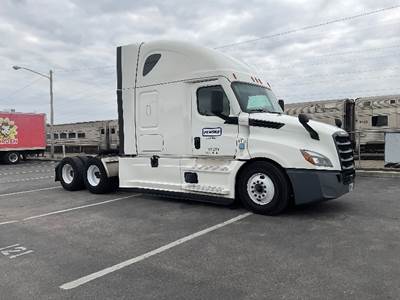 Freightliner Cascadia 126 Sleeper Semi Truck - 72" Integral Sleeper, 455HP, 12 Speed Automatic