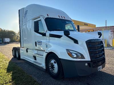 Freightliner Cascadia 126 Sleeper Semi Truck - 72" Integral Sleeper, 455HP, 12 Speed Automatic